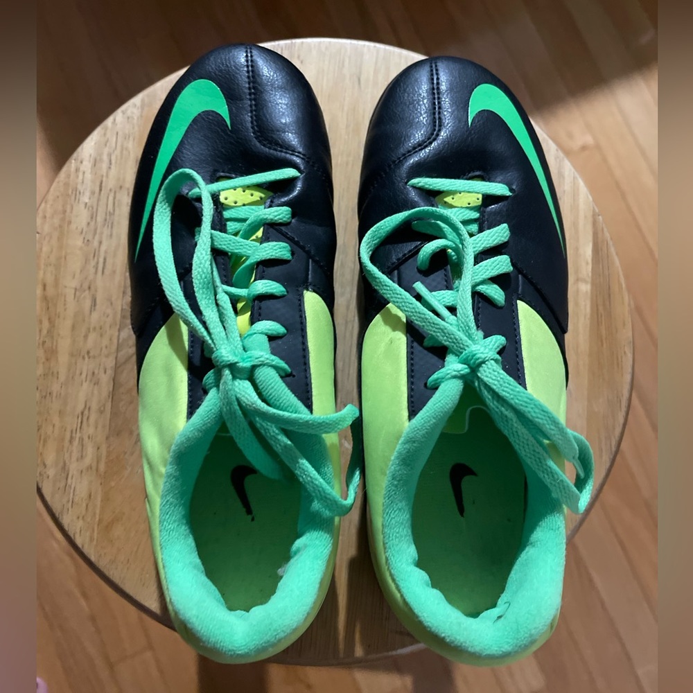 Nike youth shoes